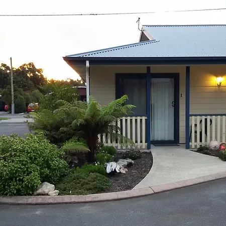 Strahan Retreat Holiday Park Exterior photo