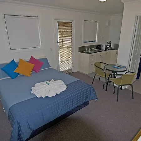 Strahan Retreat Holiday Park Exterior photo