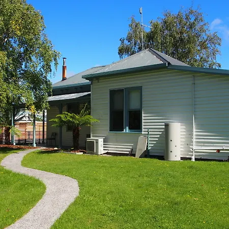 Strahan Retreat Holiday Park Exterior photo